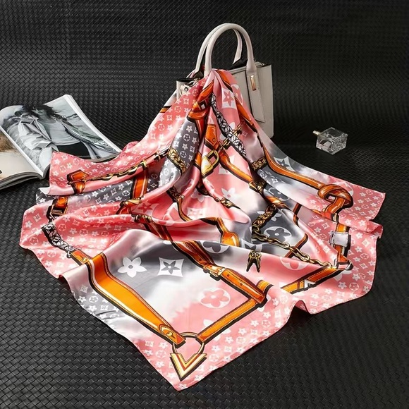 NWT Printed Floral Motif Scarf - Picture 1 of 5